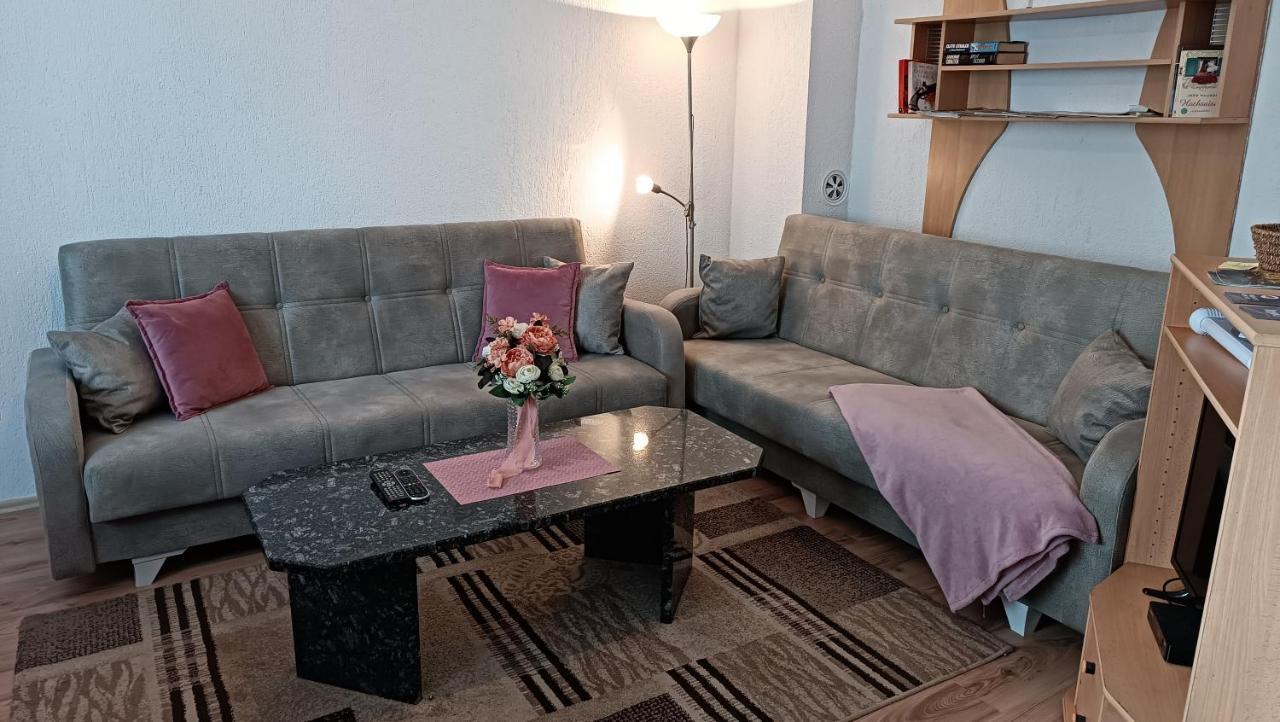 City Park Apartments พริสตีนา ภายนอก รูปภาพ