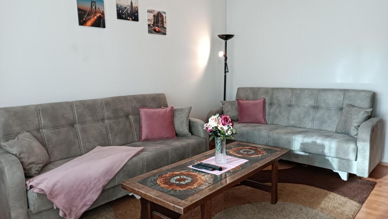 City Park Apartments พริสตีนา ภายนอก รูปภาพ