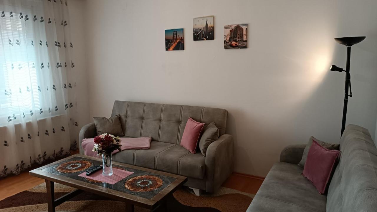 City Park Apartments พริสตีนา ภายนอก รูปภาพ
